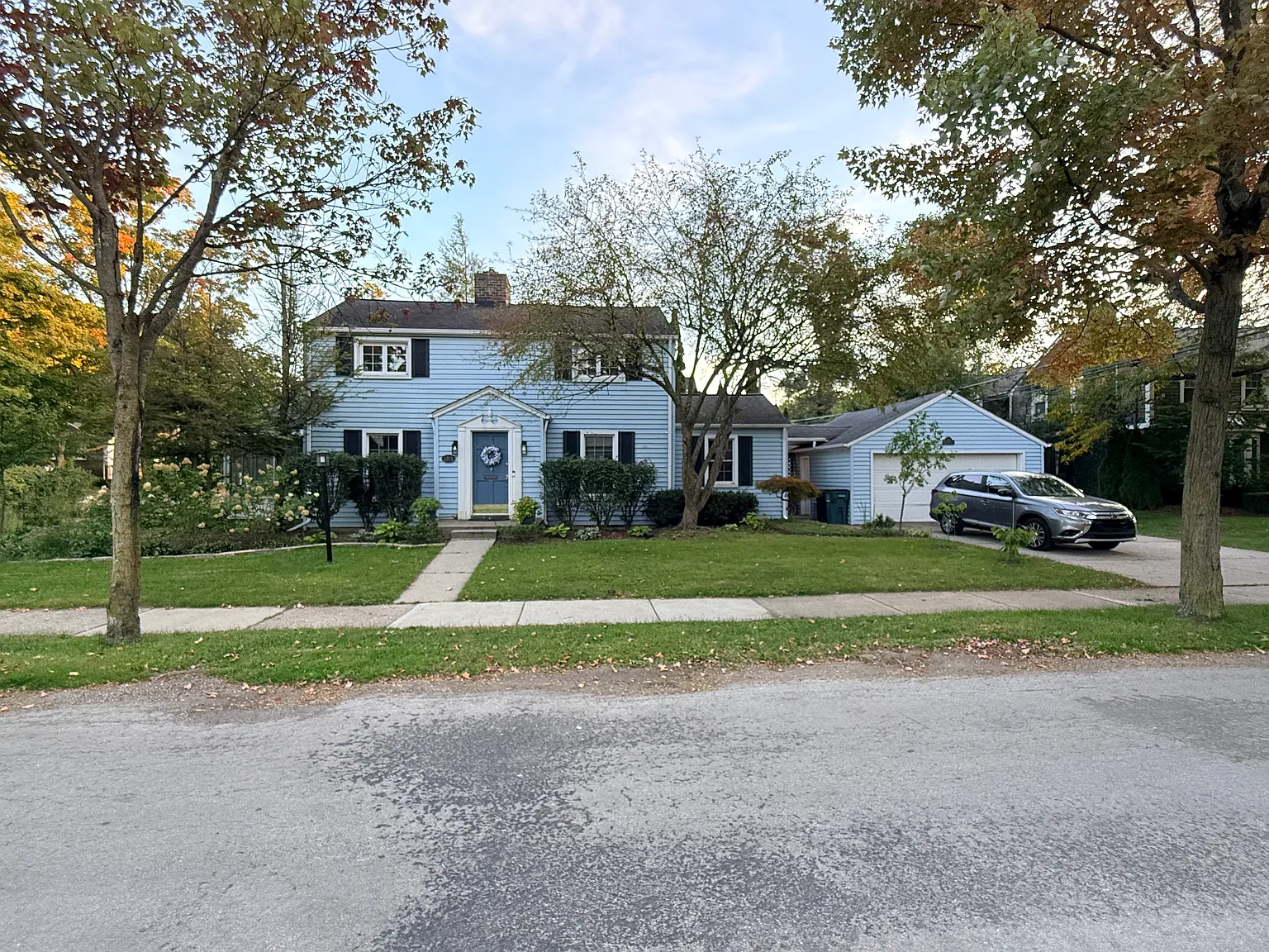 3 bed, 2.5 bath, 1451 sqft, $3,000 — Photo 1