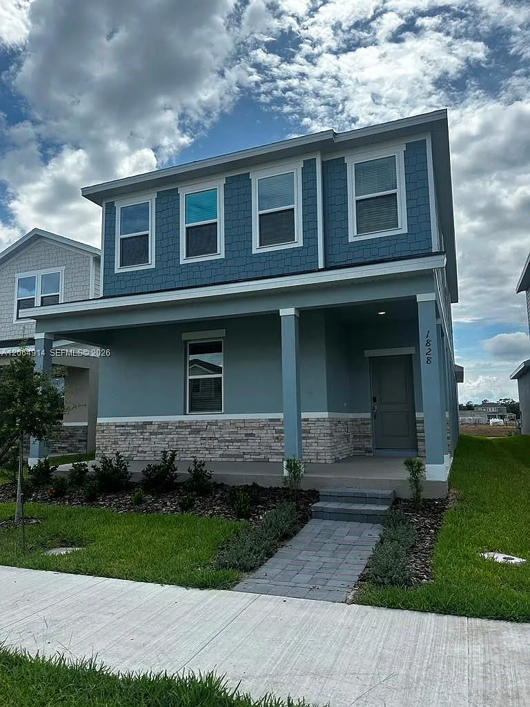 4 bed, 3.0 bath, $2,700 — Photo 2