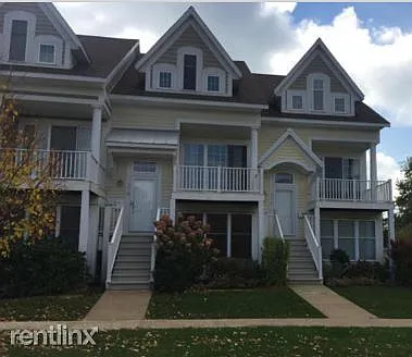 316 Jackson St photo 1