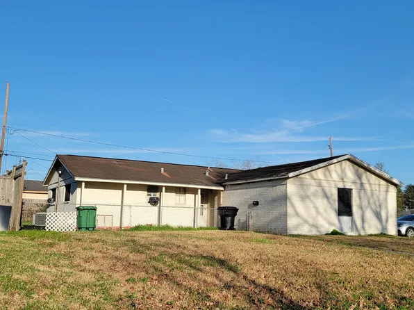 9833 Caffrey St, Houston, TX 77075