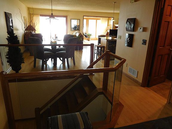 2nd image of 1297 Black Oaks Ct N