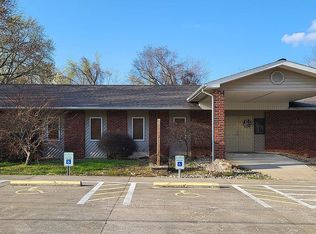 208 Center St, Anna, IL 62906