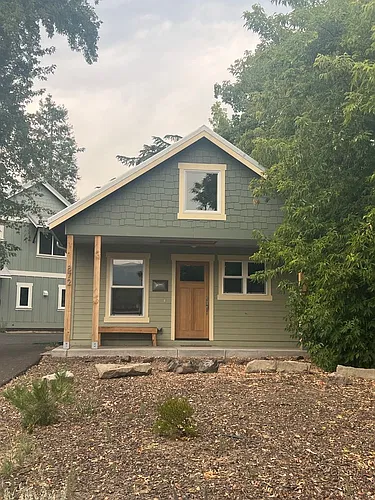 Floor plan 872 Siskiyou Blvd