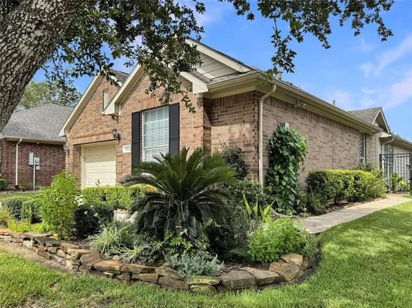 2312 Messina Dr, Pearland, TX 77581