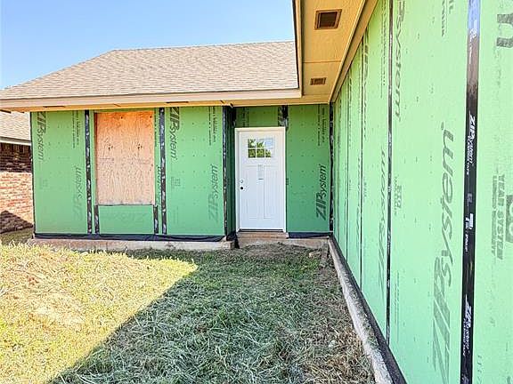 2nd image of 8506 NE 34th Pl