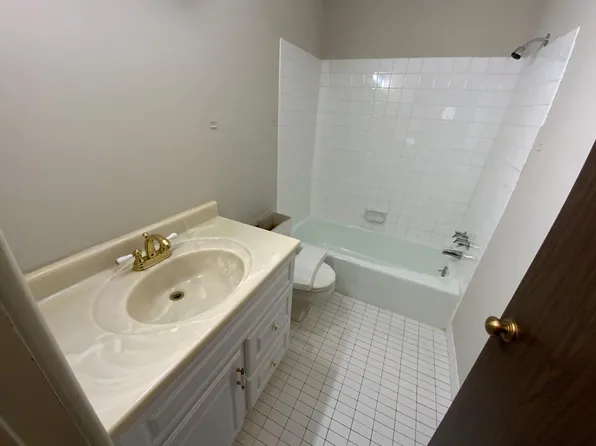 (undisclosed Address), Roseville, MN 55113