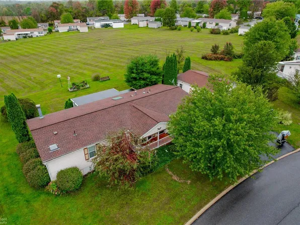 1233 Valley Forge Dr, Walnutport, PA 18088