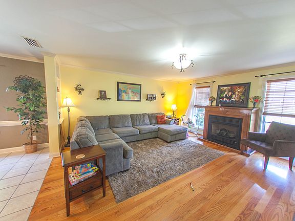 4th image of 147 North Dr