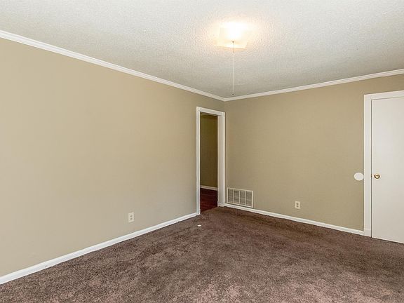 4th image of 554 Placid Dr