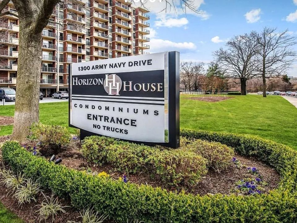 1st image of 1300 Army Navy Dr APT 726