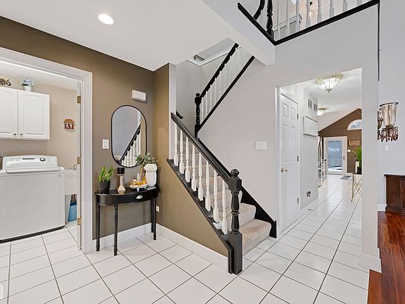 3rd image of 16728 Winterberry Ln