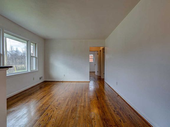 4th image of 1117 Newman Dr
