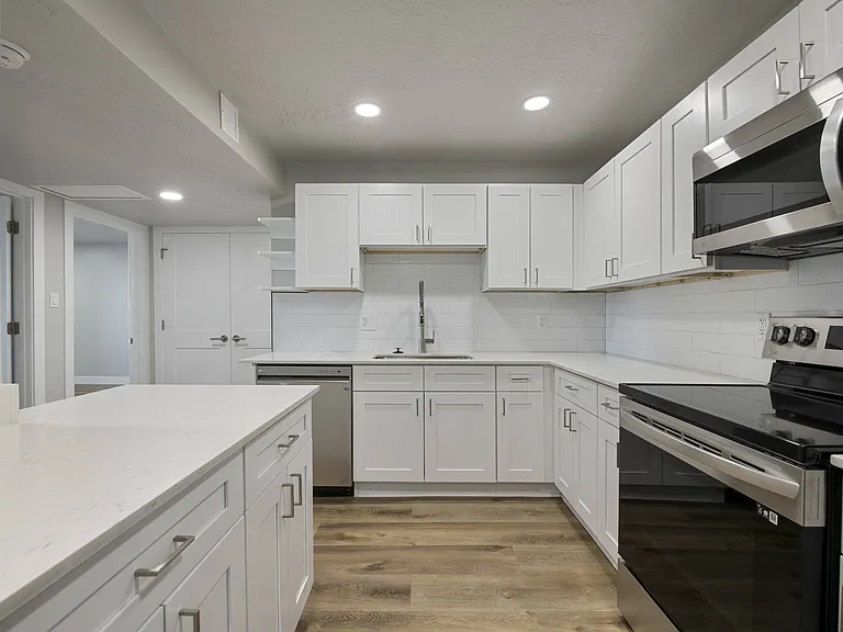 West Temple Apartments — Photo 13
