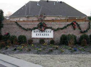 639 Riverwest Cir, Marion, AR 72364