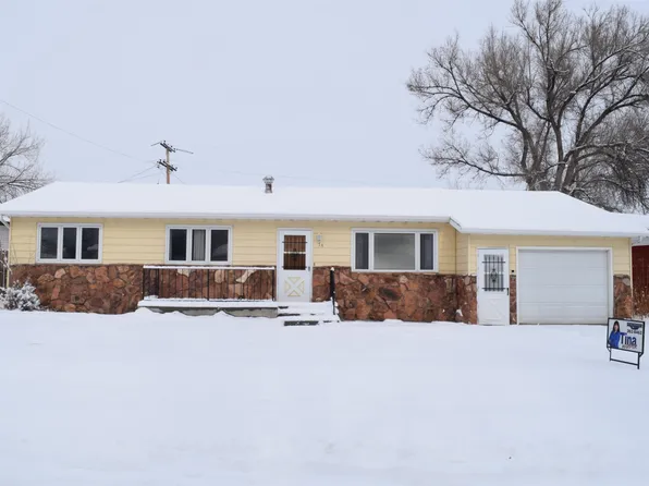 74 Mesa Verde Dr, Glenrock, WY 82637