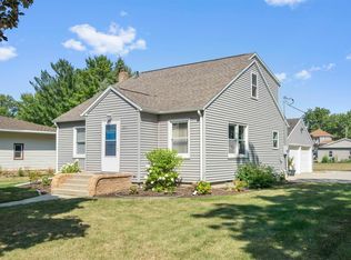 615 4th St, Jesup, IA 50648