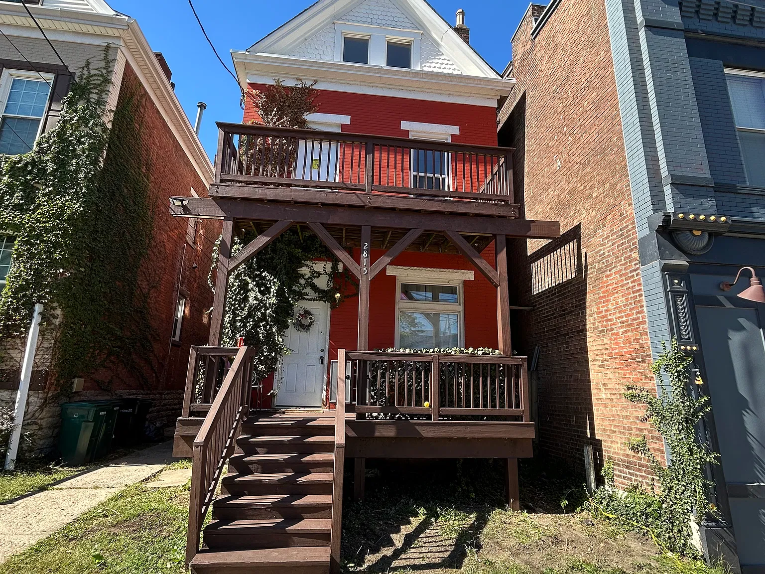 2 bed, 1100 sqft, $1,600 — Photo 1