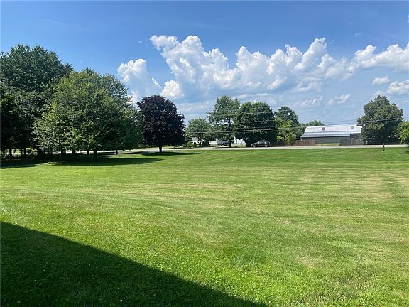 2nd image of 3061 Smith Rd