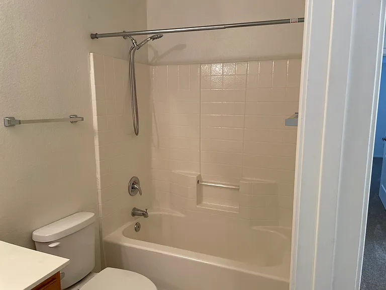 6831 S 33rd Dr — Photo 10