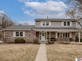 7300 Whitestone Dr, Lincoln, NE 68506