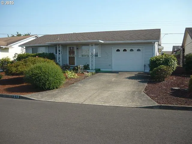 1370 Vanderbeck Ln photo 1