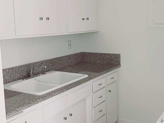 3rd image of 321 S Willaman Dr #107