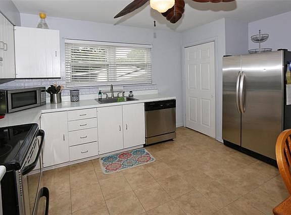 5th image of 9642 Theodosia Ave