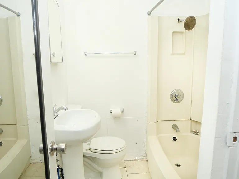 259 W Newton St #3 — Photo 4