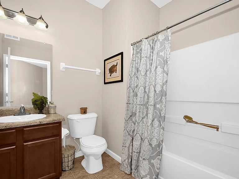 Crosspoint Apartments — Photo 10