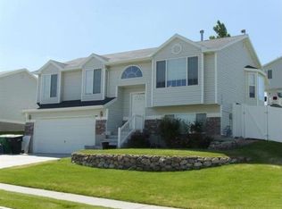 6694 Sol Rise Dr, West Jordan, UT 84081