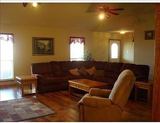 3rd image of 657 N Ezidore Ave