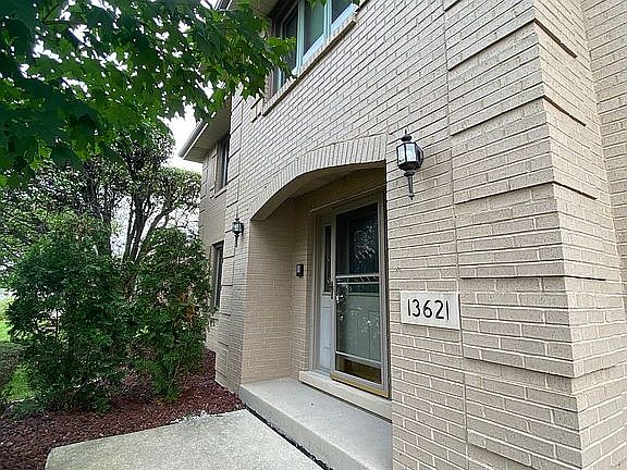 2nd image of 13621 Mohawk Ln