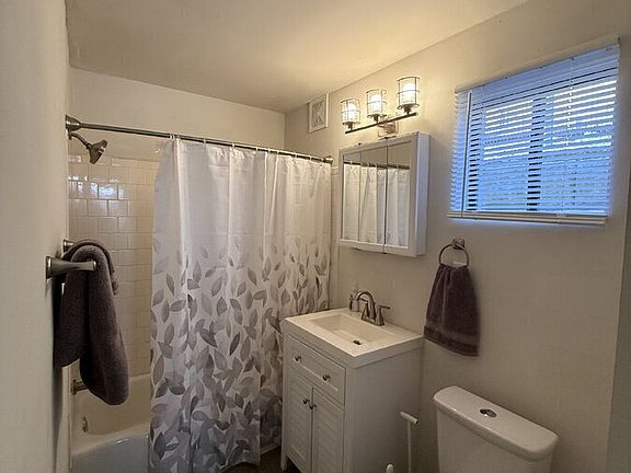3rd image of 2118 Angus Rd APT 6