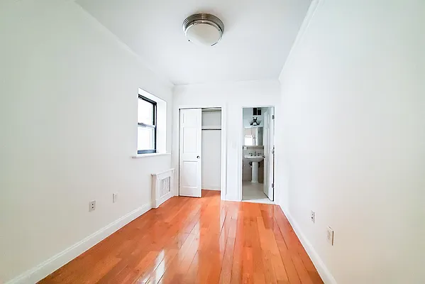 Rented by Warburg | media 4