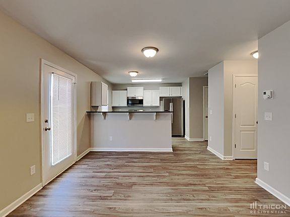 5th image of 11347 Breezehill Ln