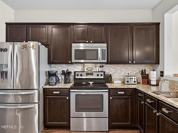 5th image of 6840 ROUNDLEAF Drive