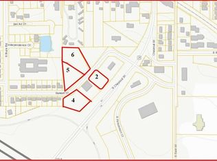 2 Golden Acres Dr, Le Roy, IL 61752