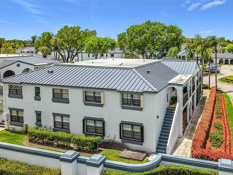 18296 Mediterranean Blvd #404 — Photo 45