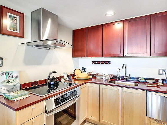 5th image of 1331 Park Ave SW Unit 808