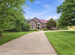 401 Sunny Acres Dr, Cincinnati, OH 45255