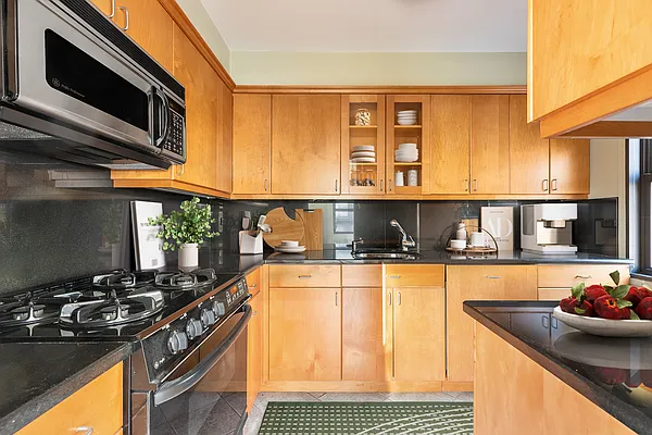 Sold by Sotheby's International Realty | media 5