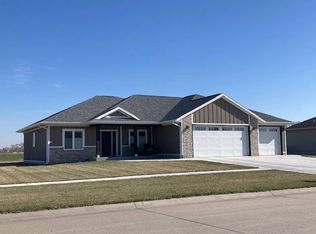 522 Paul St, Saint Paul, NE 68873