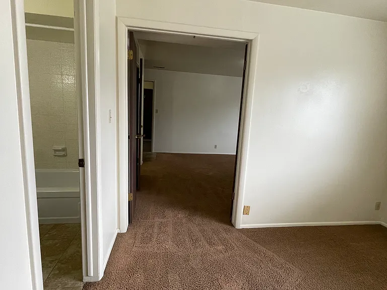 17 E 600 N — Photo 1
