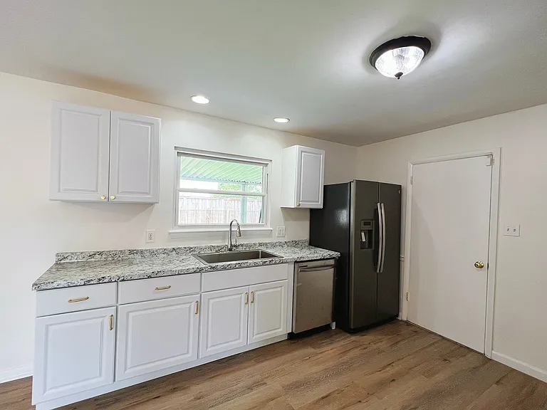 4632 Jeanne St — Photo 7