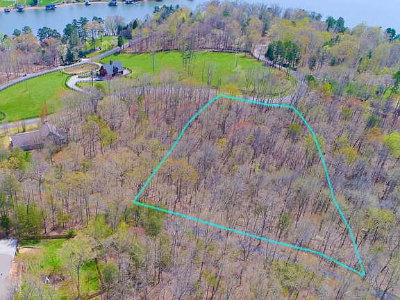 3rd image of Twin Coves Cir