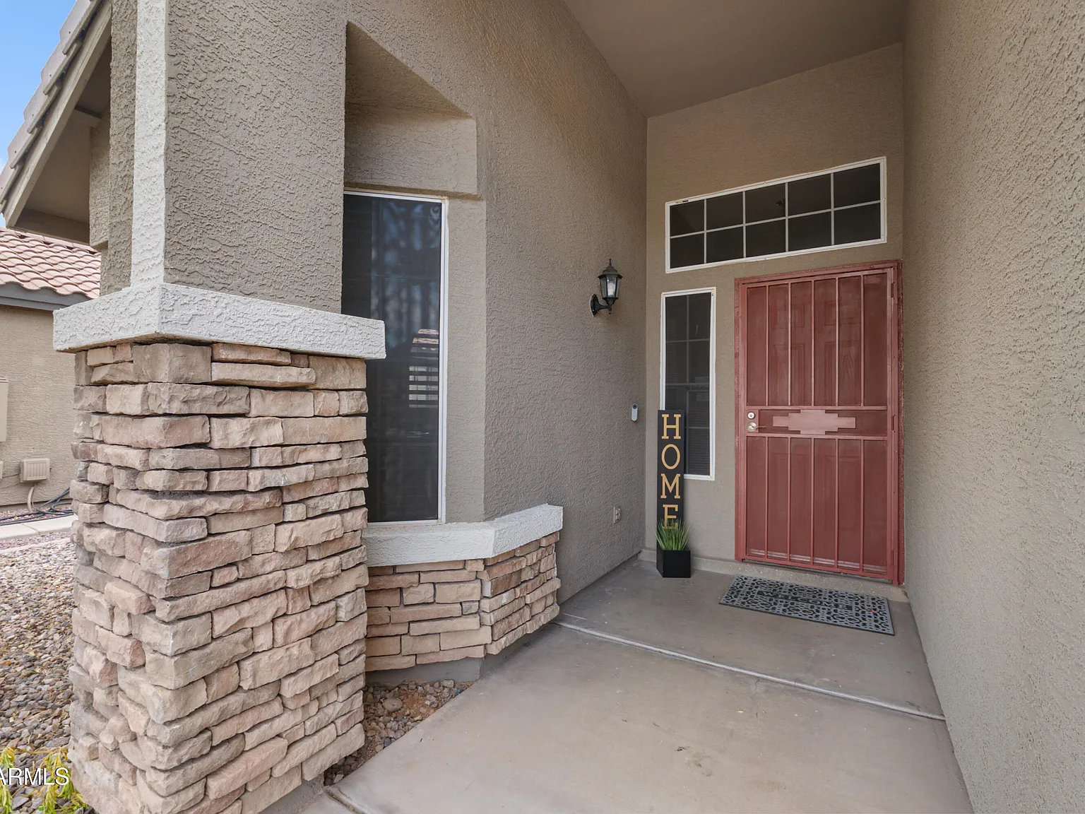 3 bed, 2.0 bath, 1433 sqft, $2,350 — Photo 2