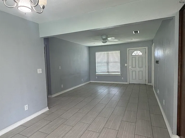 4721 Cypress Ave — Photo 8