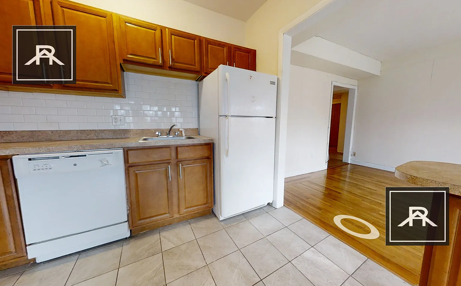 3 bed, 1.5 bath, $4,100 — Photo 3