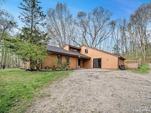 4220 E Cedar Lake Rd, Chelsea, MI 48118