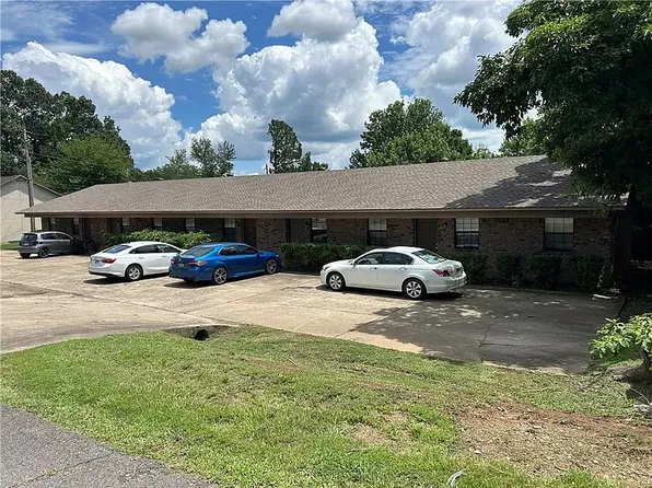 710 E O St, Russellville, AR